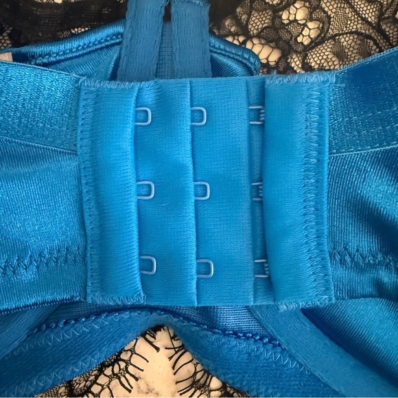 Cacique Full Figure Blue and Black Lace Bra - Picture 3 of 7